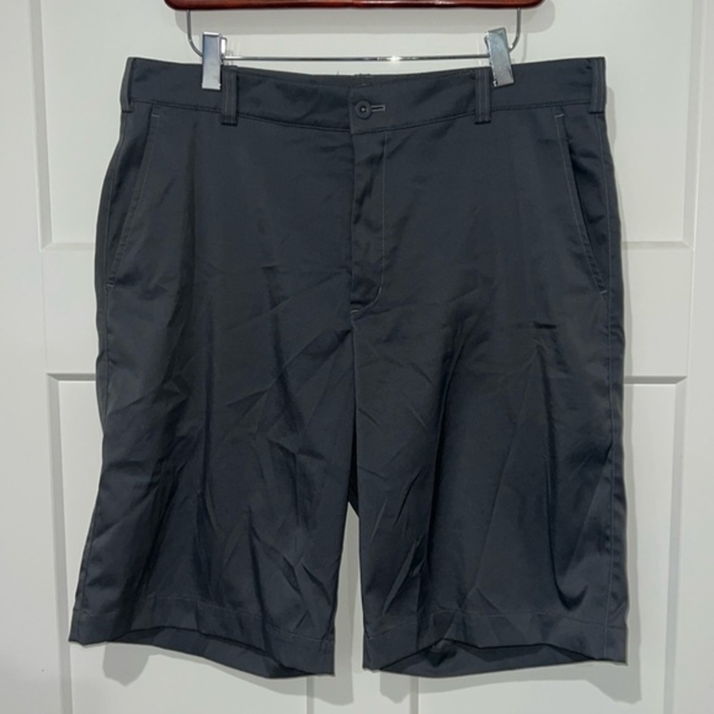 Nike Golf Tour Performance DriFit Sz 34